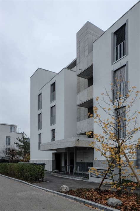 apartmetn building from 90s